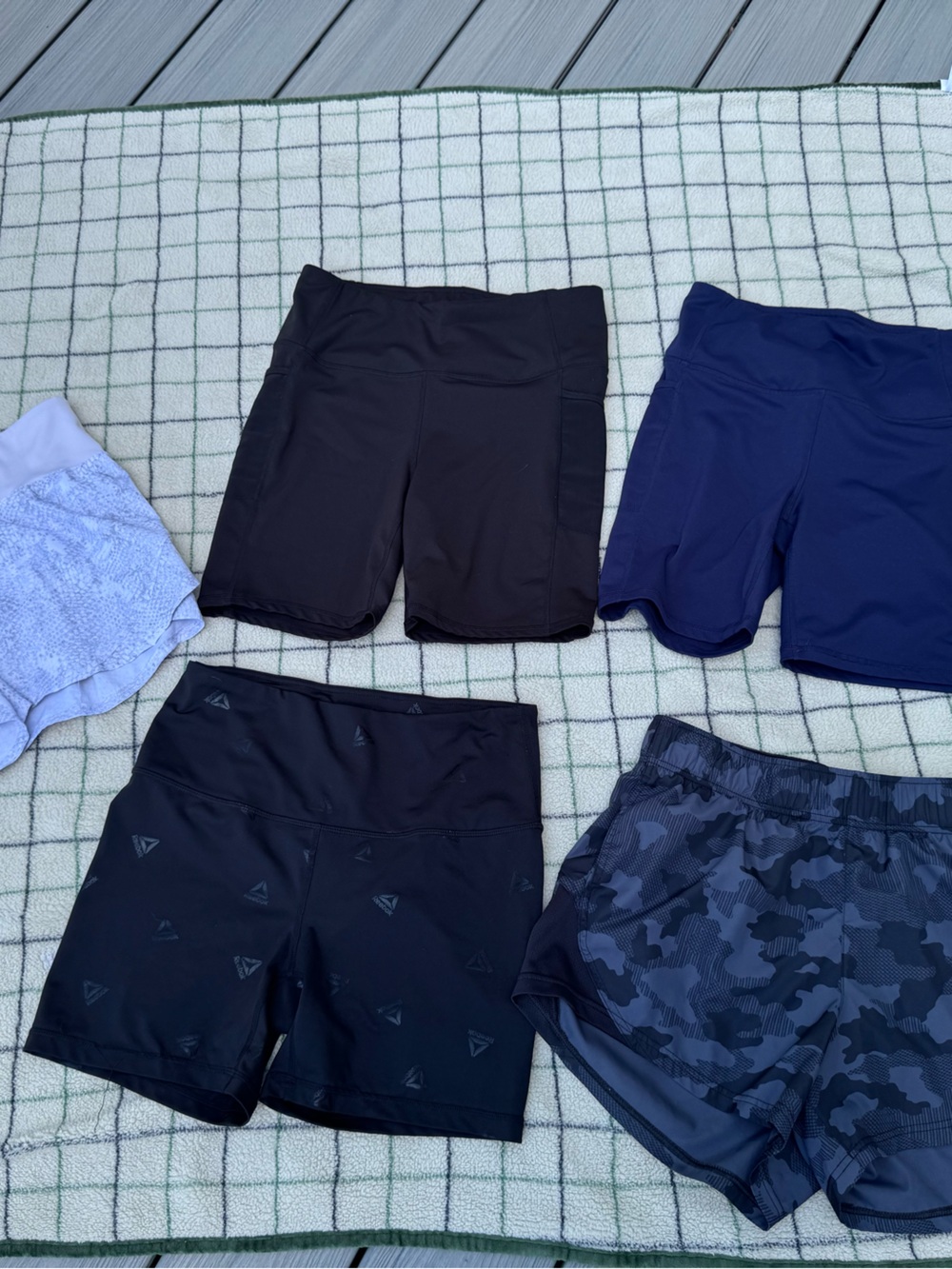 Active shorts bundle women’s medium